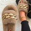 Nuova catena in oro opaco Decora scivoli femminili in soffice pelliccia Pantofole calde in peluche Pantofole di lusso Slip-On