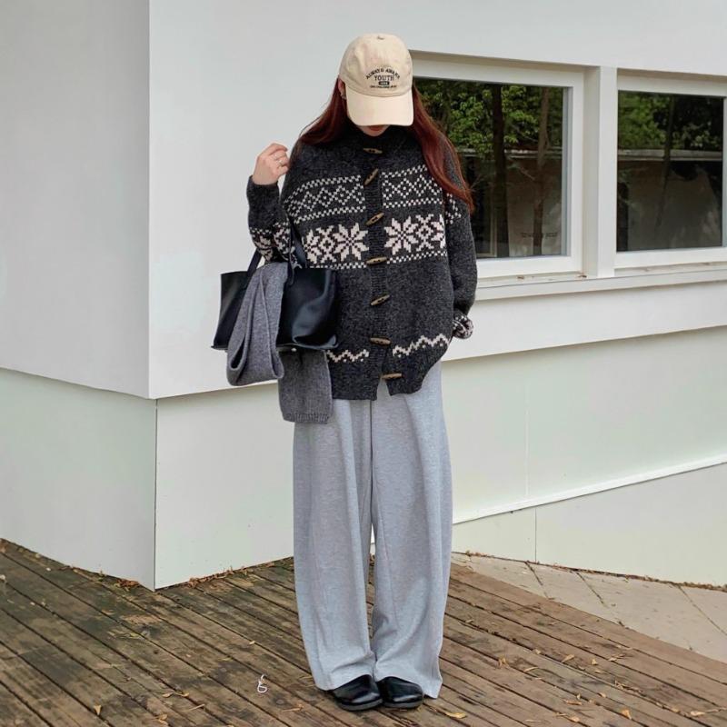Vintage Fair Island loose and lazy knitted cardigan women's autumn and winter new semi-turtleneck horn button sweater jacket
