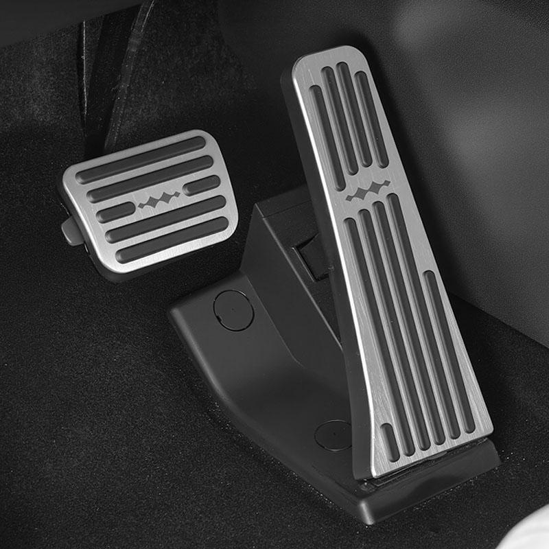 HGLRH1 Car Accelerator Brake Pedal Protection Decoration Cover Interior Styling Accessories For BYD Leopard Titanium 7 Ti7 2025 2026