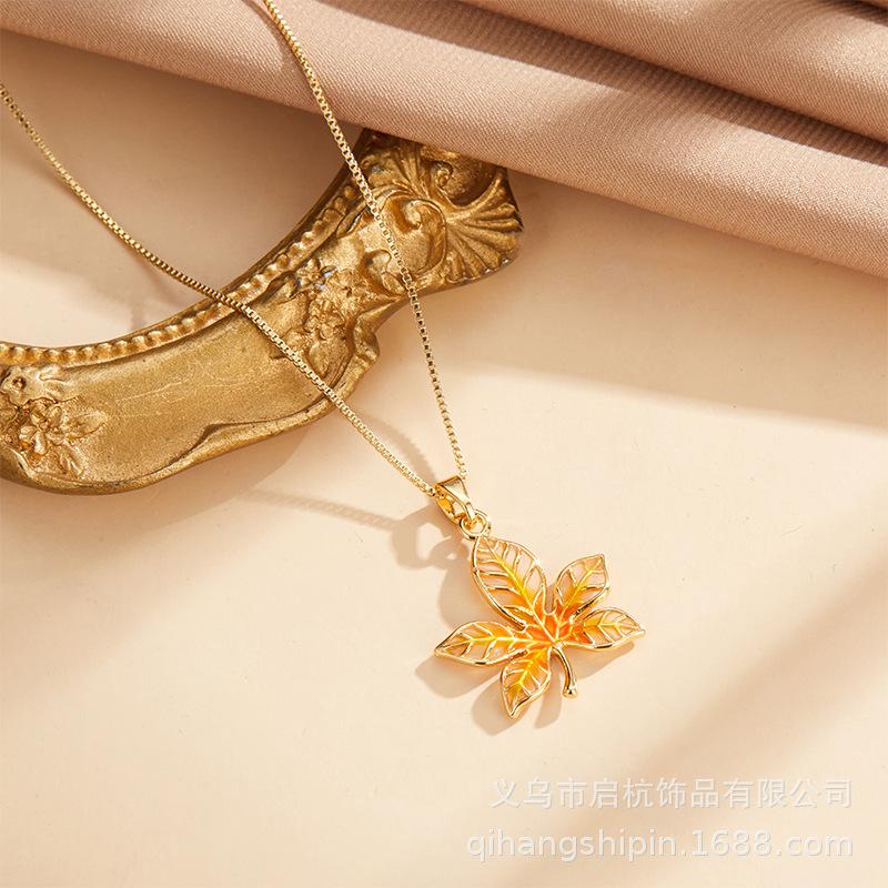 23 Design Maple Leaf Necklace Women'S Light Luxury Trend Clavicle Chain Same Accessories