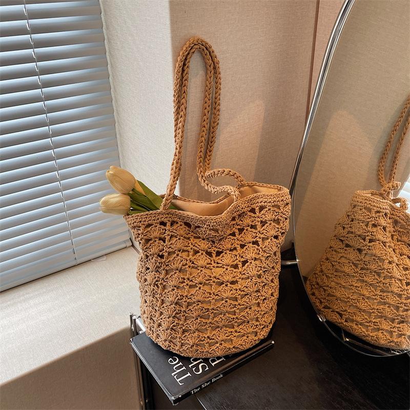 

Straw bag new high-end shoulder bag women s large-capacity woven bucket bag beach vacation bag коричневый