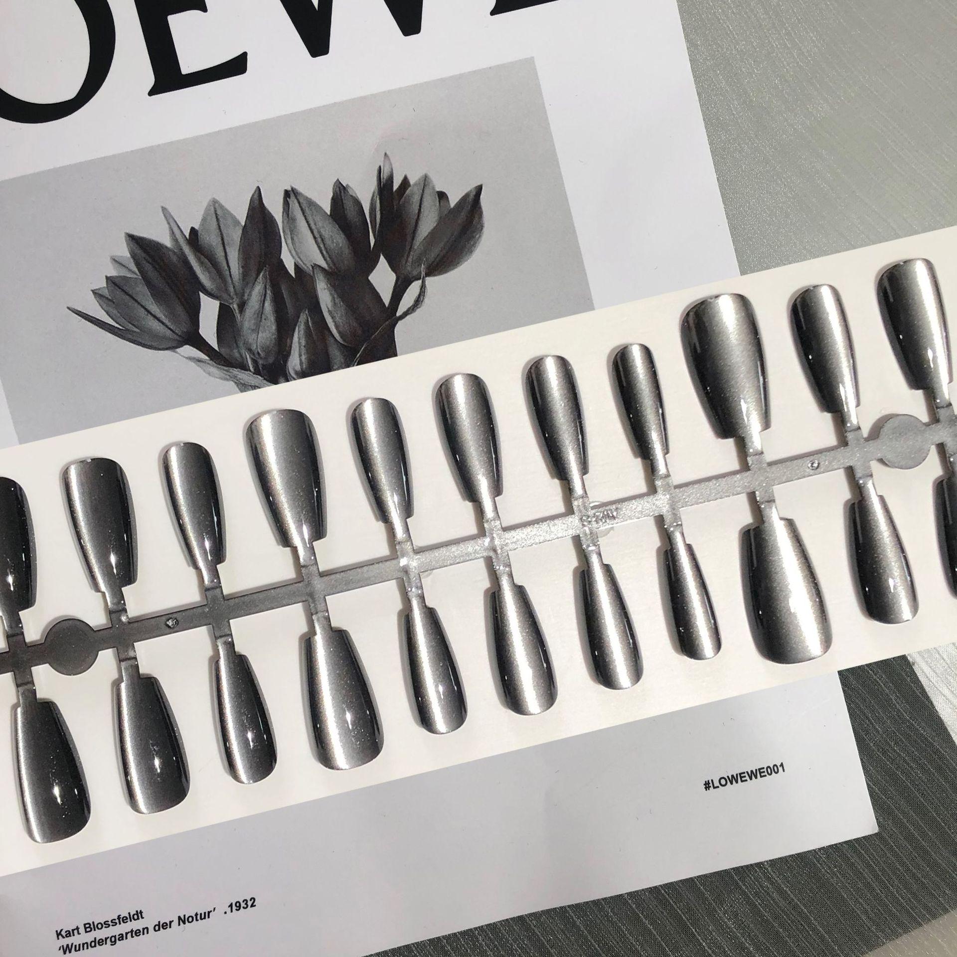 

Ногти накладные Обсидиановый кошачий глаз Ледяной белый - 30 шт.