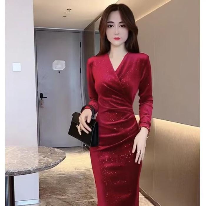 Retro V-neck Velvet Gypsy Dress for Women's Autumn and Winter New Temperament Waist and Thin Split Hip Wrap Long Skirt