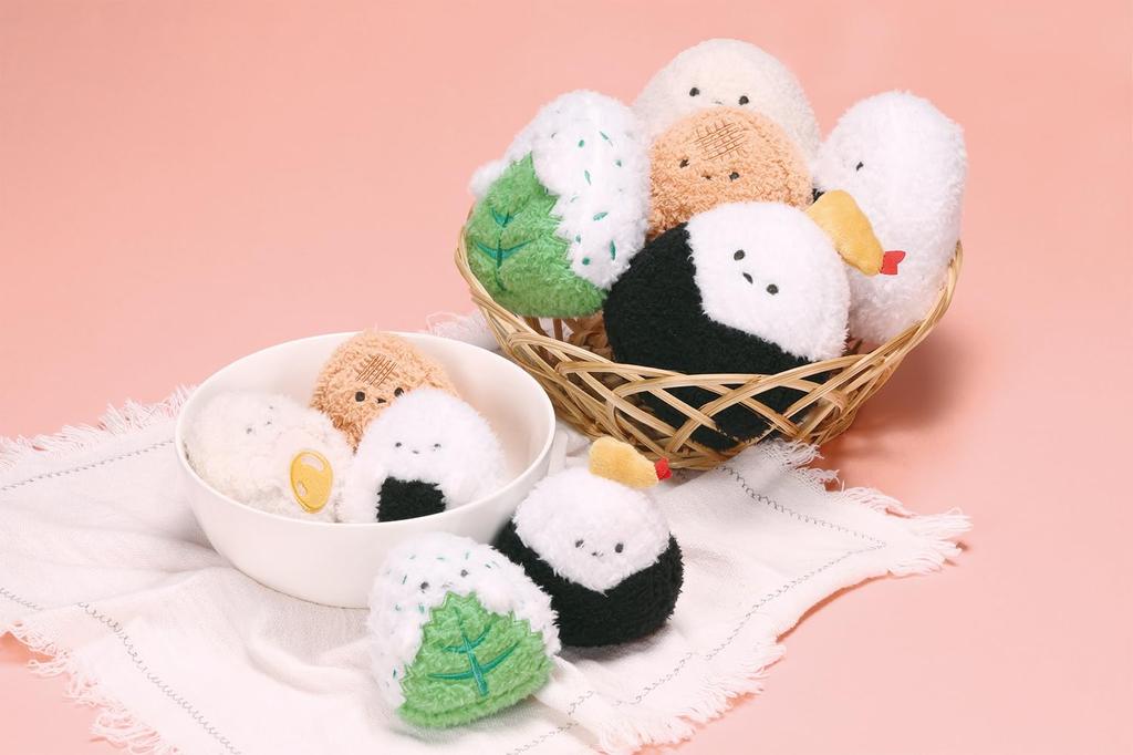 Skater Yururun Shiso Nigiri Plush Toy with Drawstring Bag (ZKN1-A)