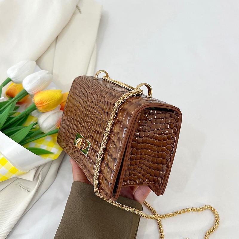 

Women s small square bag trendy stone pattern chain new spring fashion single shoulder oblique span commuter armpit коричневий