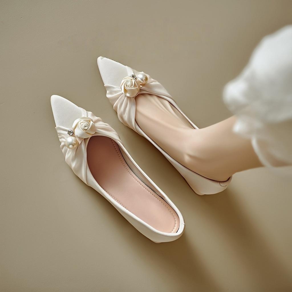 French pearl flower low heel bridal shoes wedding shoes not tired feet engagement shoes pointed thick heel single shoes