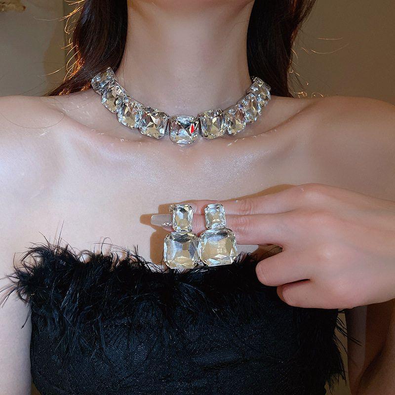 Style Diamond-Encrusted Square Necklace and Earring Set, Niche Exaggerated Design, Clavicle Chain, Fashionable and High-End Jewelry Accessories