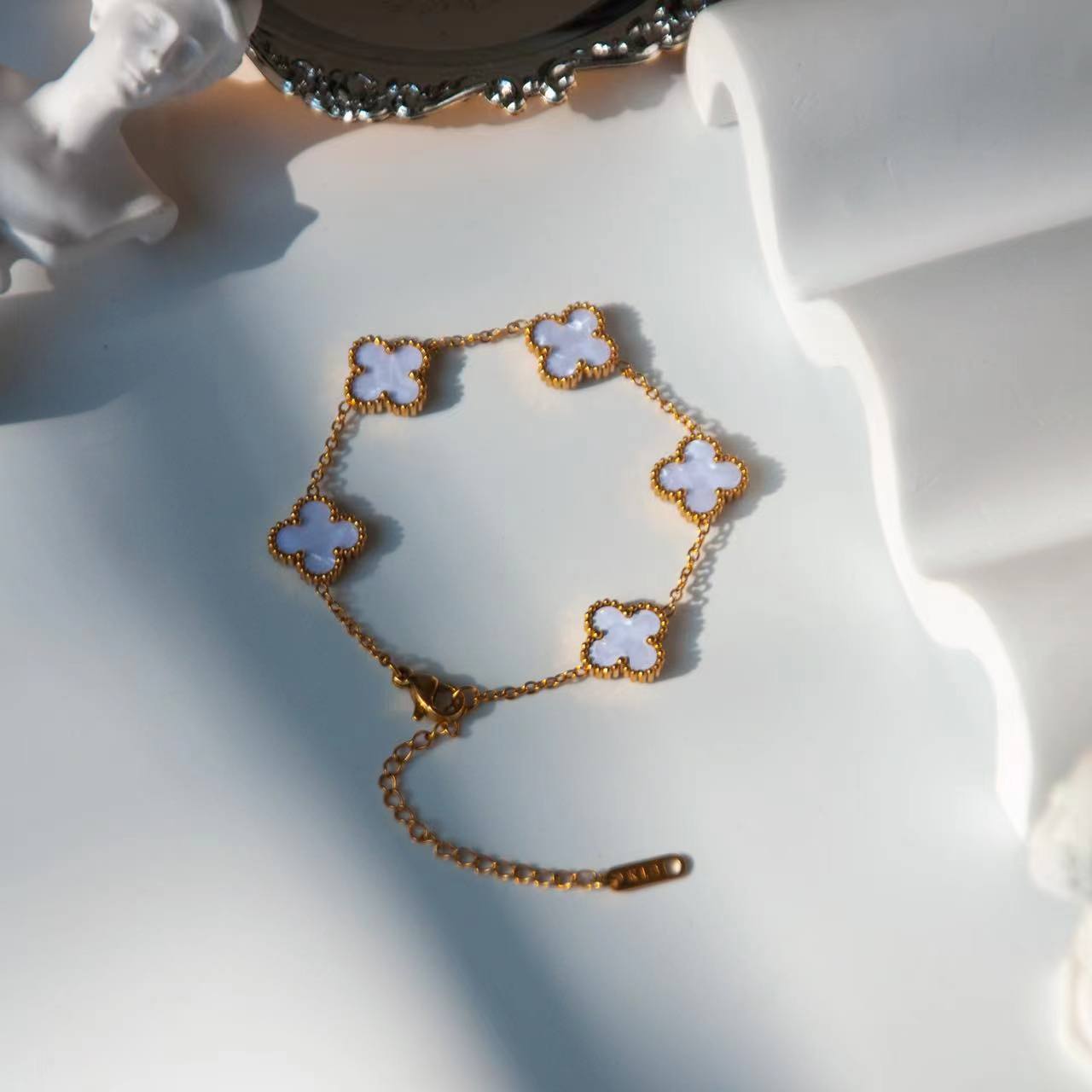 

Модный браслет из титановой стали с четырехлистным клевером 13 мм, универсальный браслет с четырехлистным клевером на удачу, ювелирное изделие