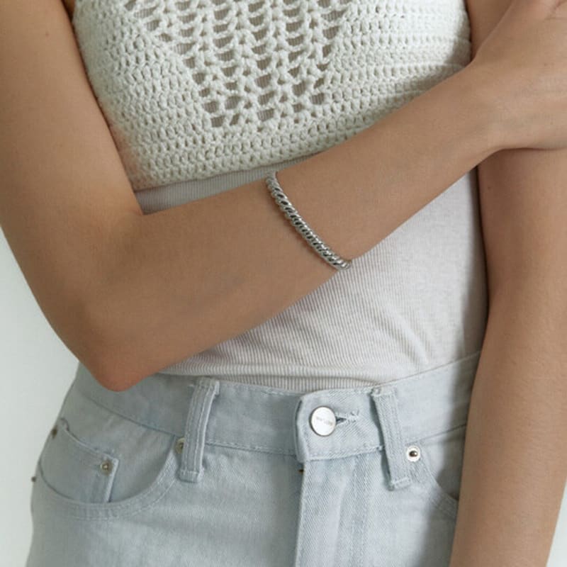 Sparrow Lizard Bangle