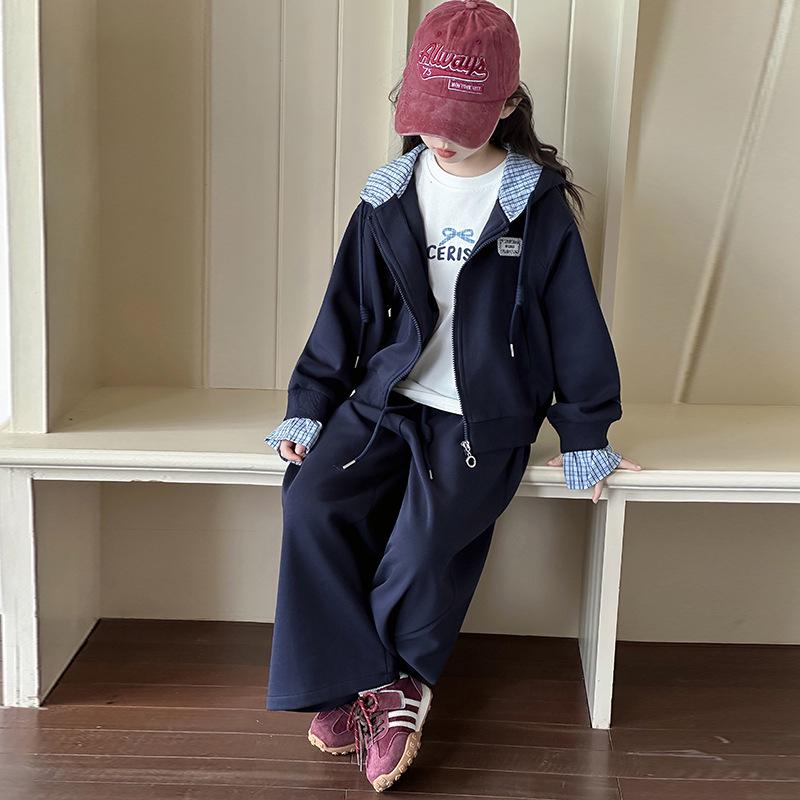 

2025 Girls Korean-Style Three-Piece Sports Set: Autumn/Spring Fashion Sweatshirt for Girls 160cm