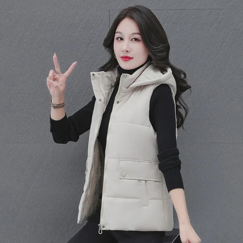 Dámská teplá vesta z jehněčí kůže a sametu s kapucí - Odnímatelná, silná bunda z prachového peří a bavlny na podzim a zimu, ideální pro matky středního věku