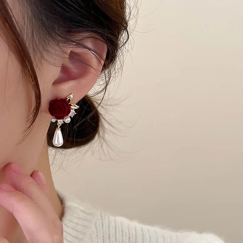 New Wine Red Velvet Rose Pearl Earrings for Women Vintage Red Rose Elegant High-end Studs Earrings Jewelry Accessories