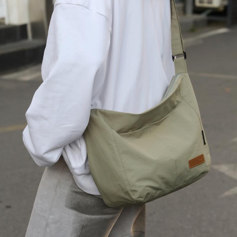 Men's Shoulder Bag Women's Lightweight Large Capacity Crossbody Bag