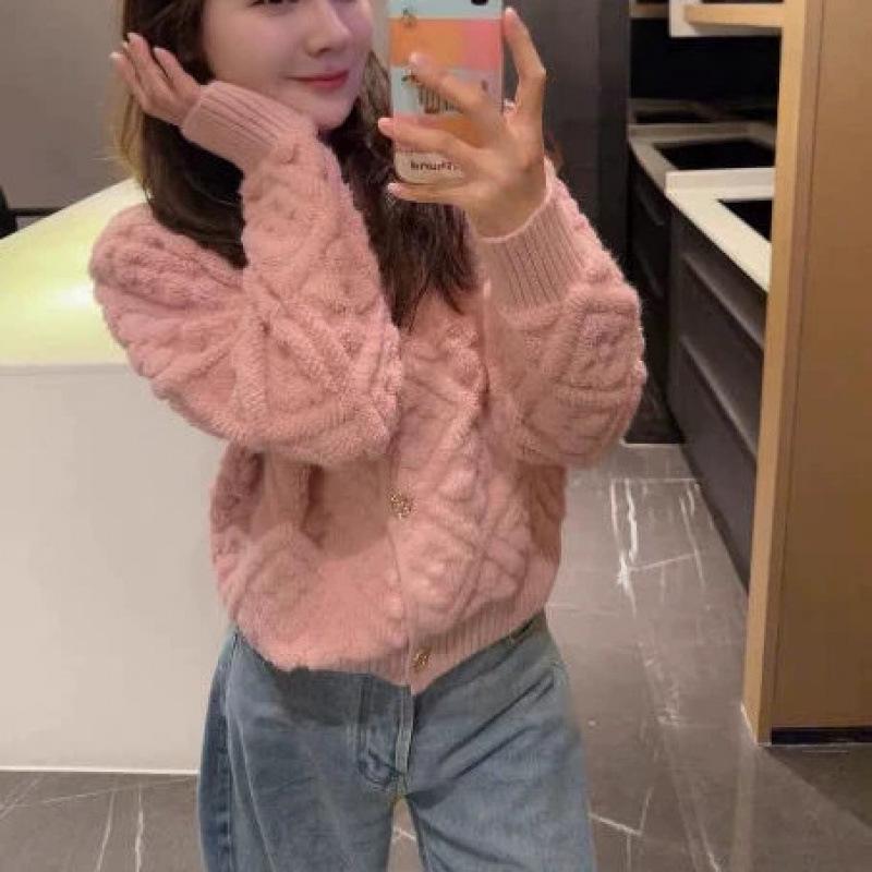 Women's High-End Retro French 3D Jacquard Cardigan: Loose, Thick Knit Coat for Spring, Autumn, and Winter