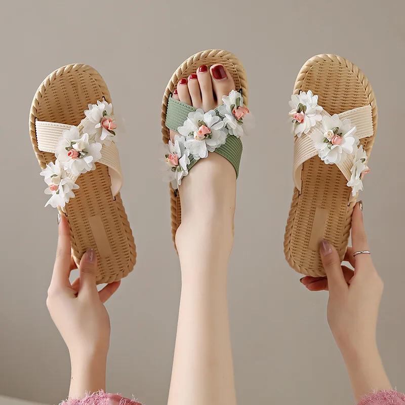 Women's fashion trend accessory Sunflower anti-slip wear soft sole flat flip flops 2025