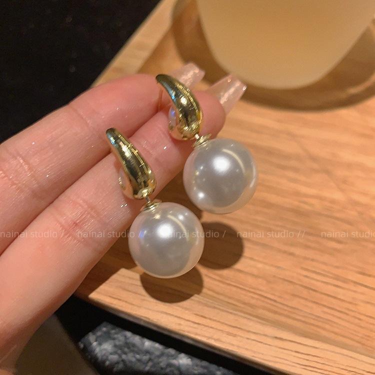 New French Pearl Earrings Retro Celebrity Earrings Women's Silver Needle Temperament Stud Earrings