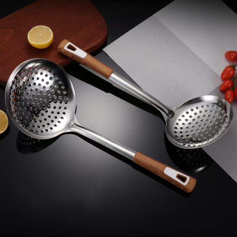 Thickened Stainless Steel Colander Filter Spoon Multifunctional Oval Oil Skimmer Scoop Long Handle Ramen Scoop Kitchen Utensils
