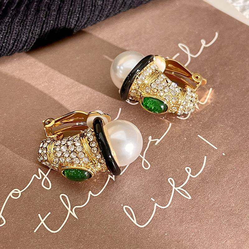 Classic Middle Women Girls Enamel Flower Earrings Ear Clip Vintage Elegant Lady High-end Party Banquet Accessories Jewelry