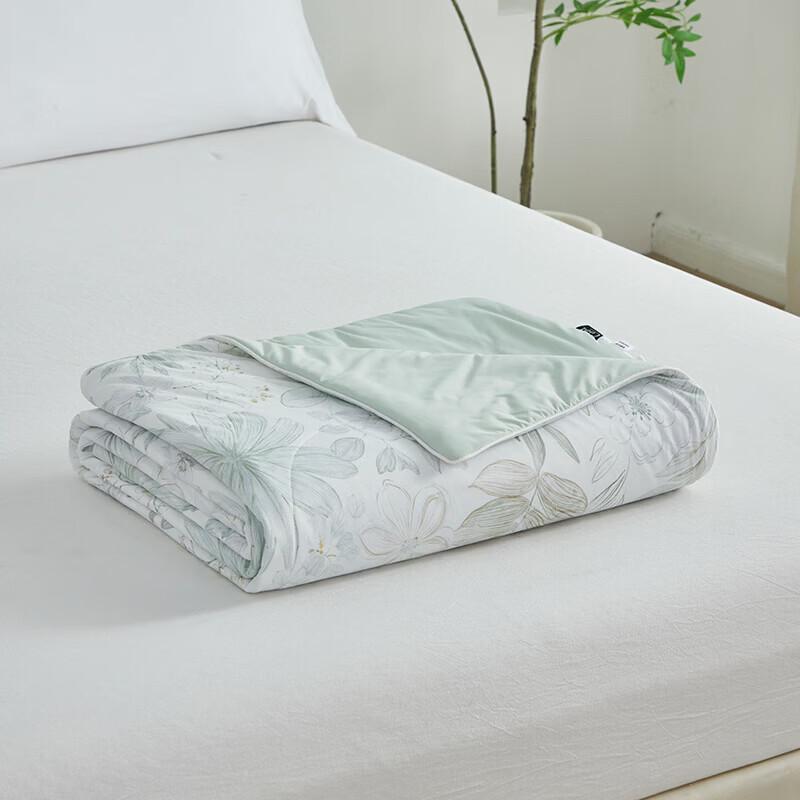 SOMERELLE Breeze Silk Cooling Summer Quilt