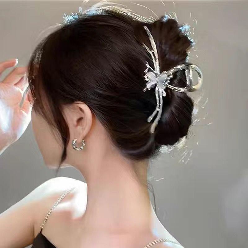 Clips de păr metalic elegant cu formă de rechin: Accesoriu de păr elegant, de înaltă calitate, pentru femei