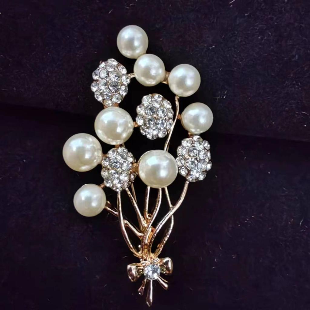 High-End Luxury Flower Pearl Brooch and Corsage Pin – Creative Versatile Accessory