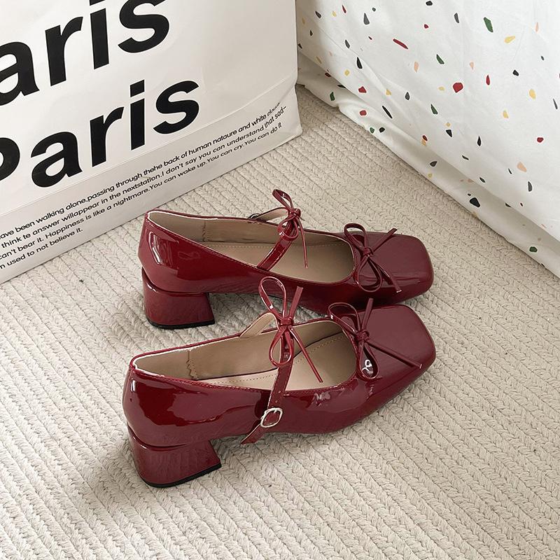 

Серебристые туфли-лодочки Мэри Джейн на высоком каблуке женская обувь 2025 весна и лето новые толстый каблук балетный стиль с юбкой французские одинарные туфли 39 красный