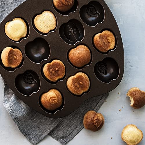 Nordic Ware Apple Slice Cakelette