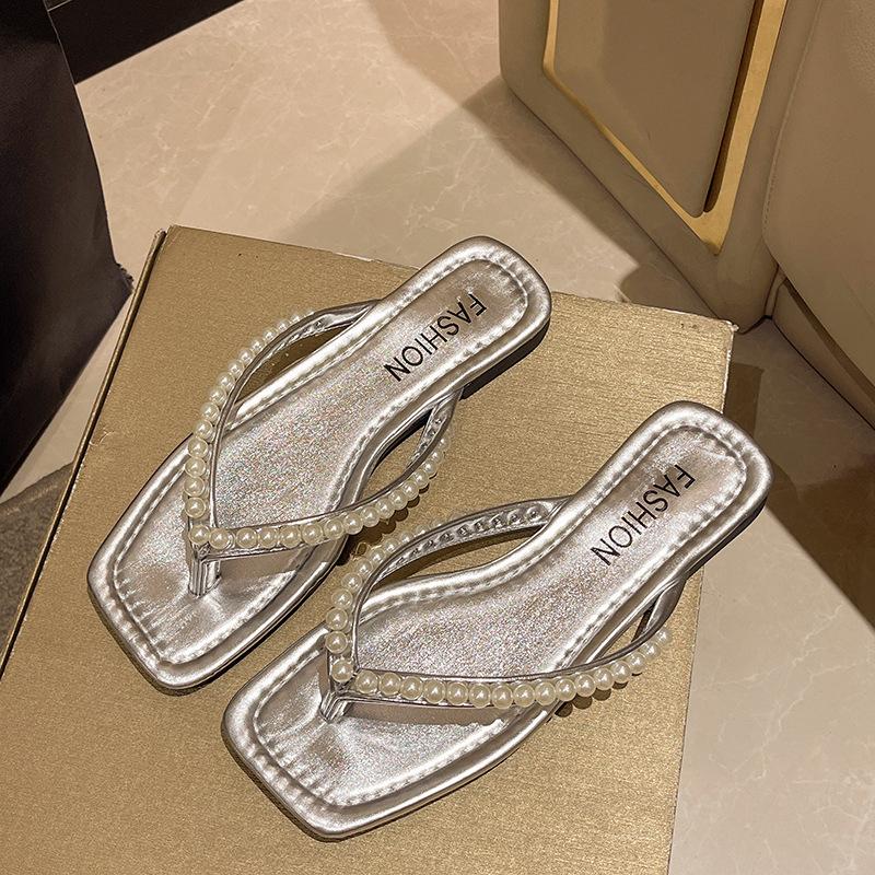 

Flip-flops women s summer wear new trendy versatile soft-bottom sandals flat-bottomed high-end rhinestone slippers 35 серебряный