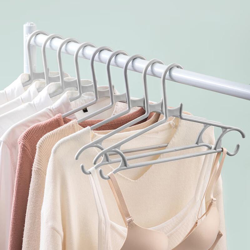 Camellia Large Seamless Clothes Hangers