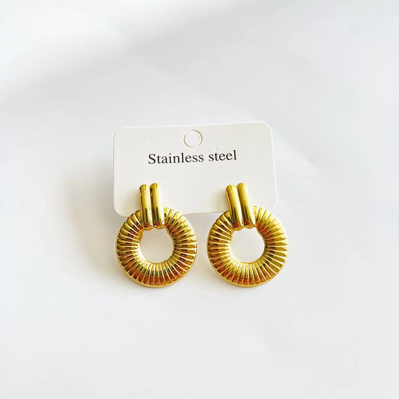 

Трендовые Личность Неправильной Геометрической Формы Сердца Подвесные Серьги-Пуссеты Покрытые 18-каратным Золотом Серьги из Нержавеющей Стали для Женщин