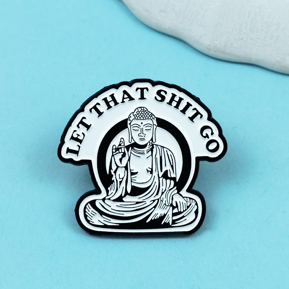 Personalisierte Buddha-Brosche: Meditationslegierung mit Tropföl und englischem Buchstaben für Modeaccessoires oder Rucksackabzeichen.