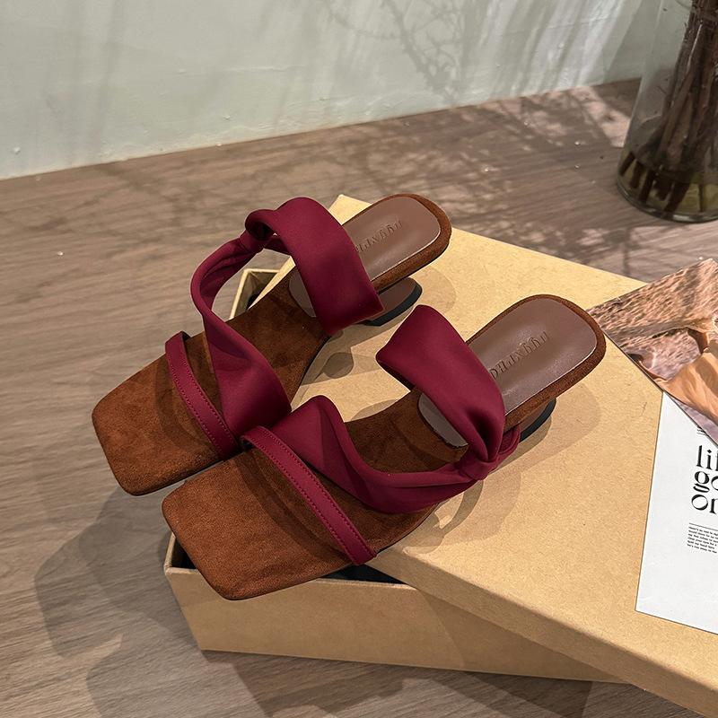 Cool Slippers Women's Summer New Outer Wear Fashion Beautiful Word with Temperament Thick Heel Sandals