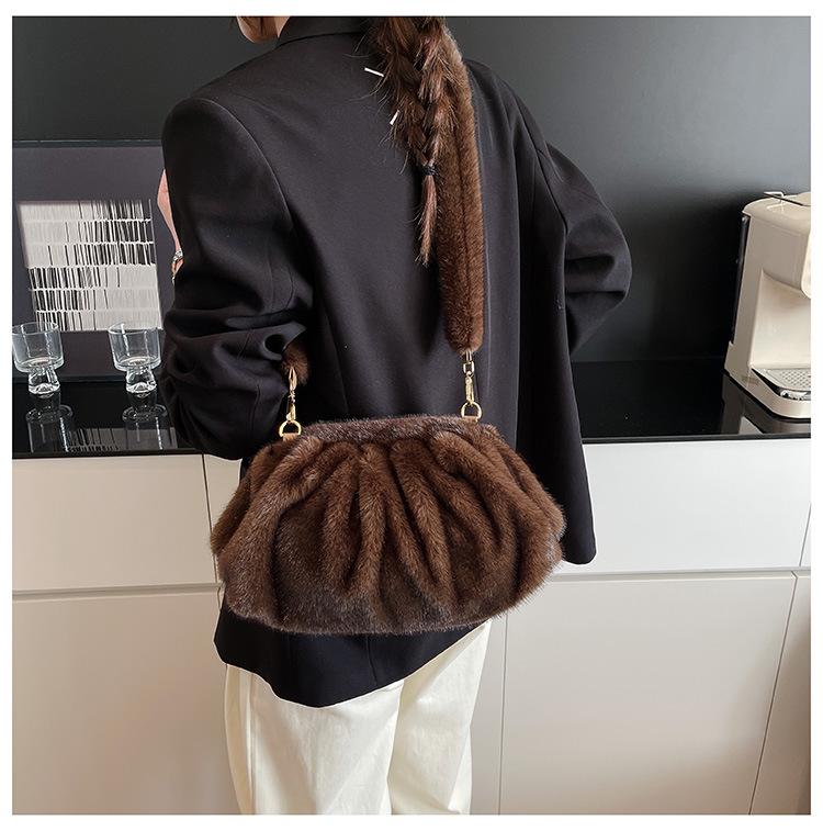 New High-End Plush Pleated Cloud Bag - Women's Trendy Crossbody for Autumn/Winter