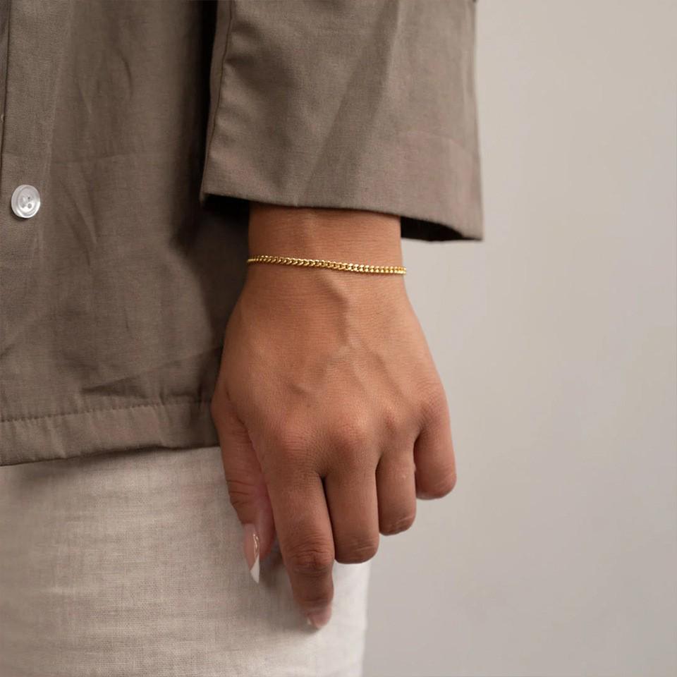 Gold Stainless Steel Double-Sided Cuban Chain Bracelet: Titanium Minimalist Women's Geometric Design.