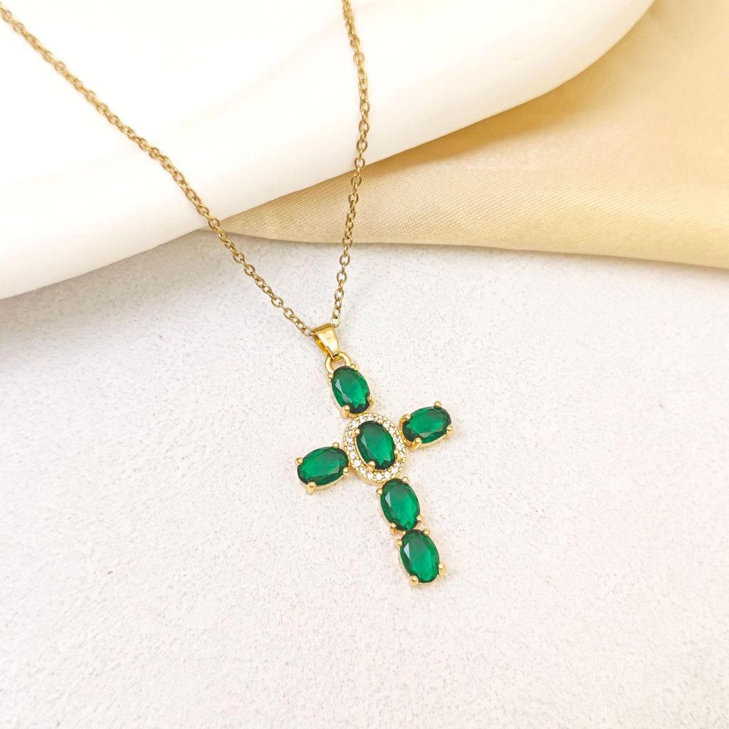 Women's Gold-Plated Copper Necklace: Luxury Fu Lu Pendant Clavicle Chain - Versatile Fashion Accessory