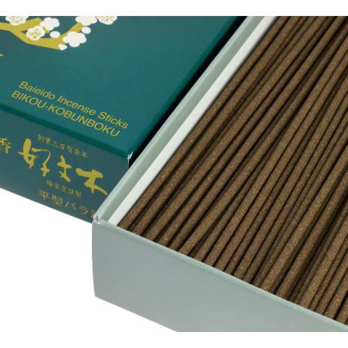 Baieido Incense, Lightly Fragranced Kobunki, Short, Flat, Loose Pack, Smoked (Green Box)