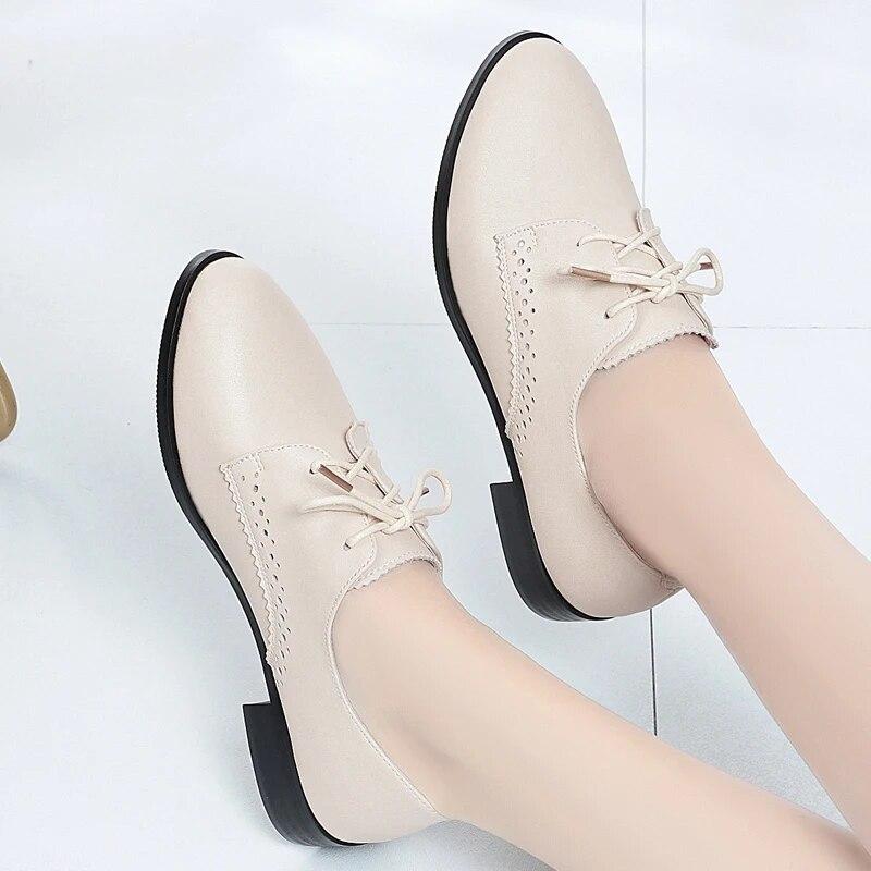 Women Autumn Shoes Genuine Leather Mid Heel British Style Women Loafers Large Size Lace-up Women Shoes