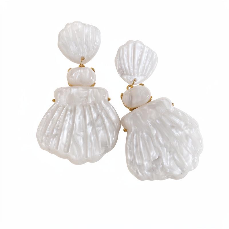 18k Gold Plated Silver Shell Tassel Stud Earrings - Simple, Light Luxury Retro Style