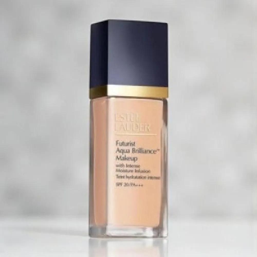 Estée Lauder Futurist Aqua Brilliance Foundation 2CO Cool Vanilla 30ml