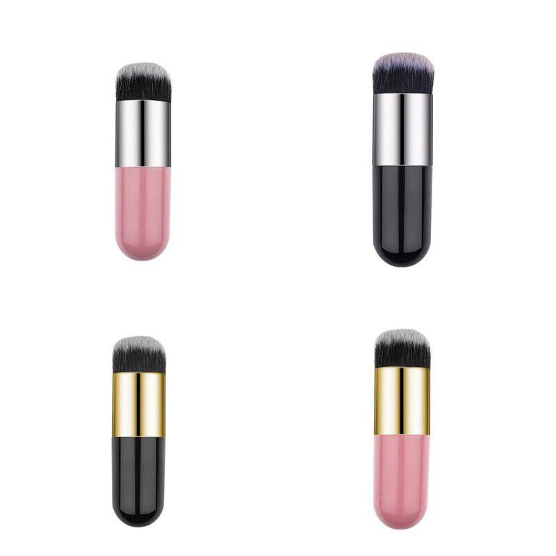 Pinsel mit rundem Kopf für müheloses Auftragen von Puder und Rouge