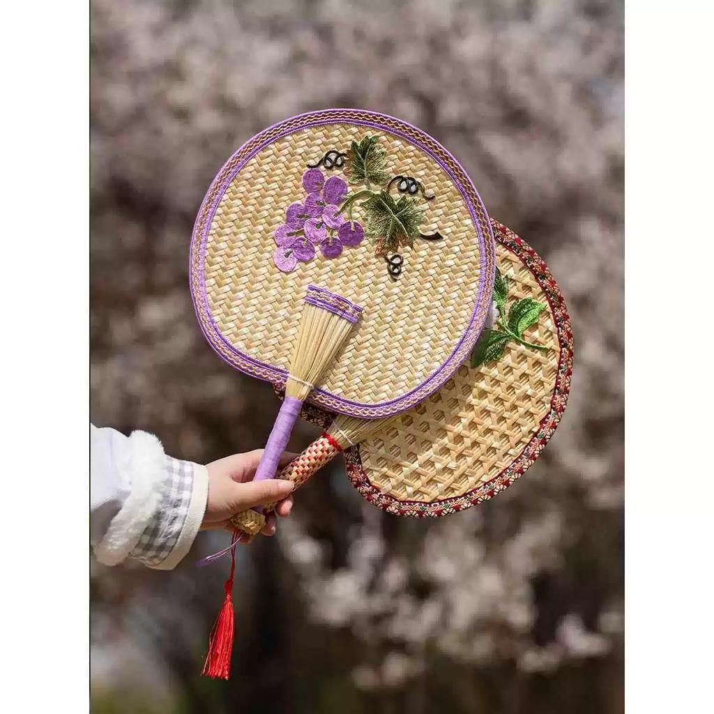 Hand-Woven Cattail Fan, Ancient Style Round Fan, Portable Hanfu Fan, Trendy Chinese Style, Woven, Portable, High Aesthetic Value, Summer