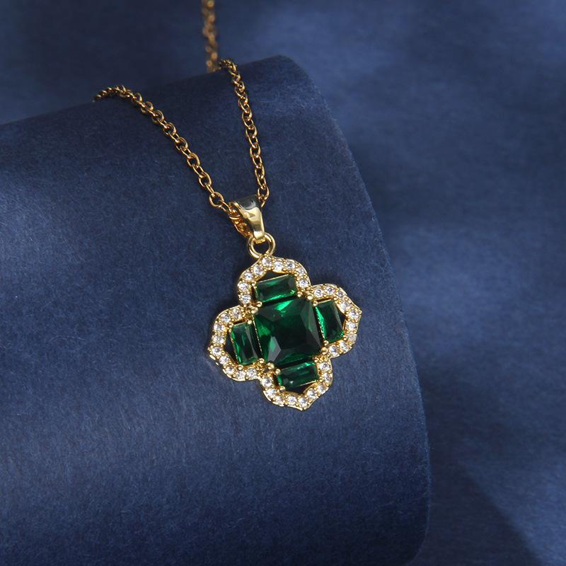 Light luxury copper micro inlaid zircon clover plated 18K collarbone chain