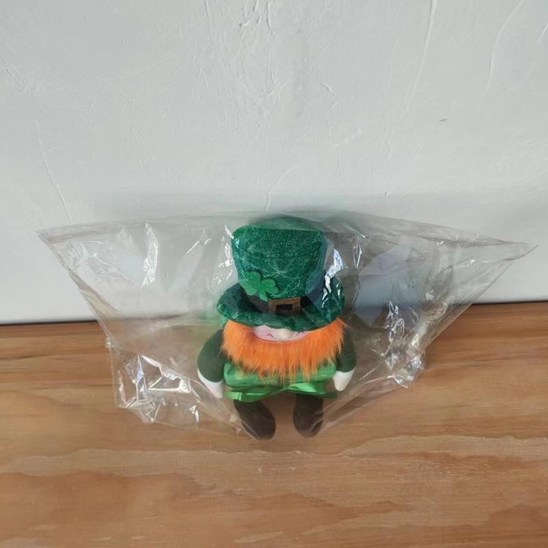 2 stuks Unieke Beeldjes Patrick's Day Kabouters Kleurrijke Poppen Accent voor Eettafel of Bureau Geluksblad Decoraties