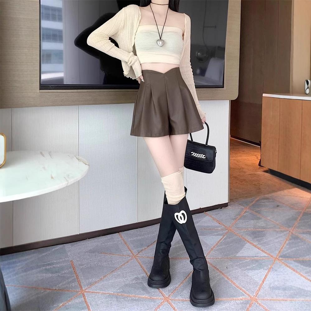 Women's Fall Winter Outer Wear High Waisted Slimming A-Line Wide Leg PU Leather Shorts Black Pants Mini Shorts Versatile Slim Fit Hot Pants