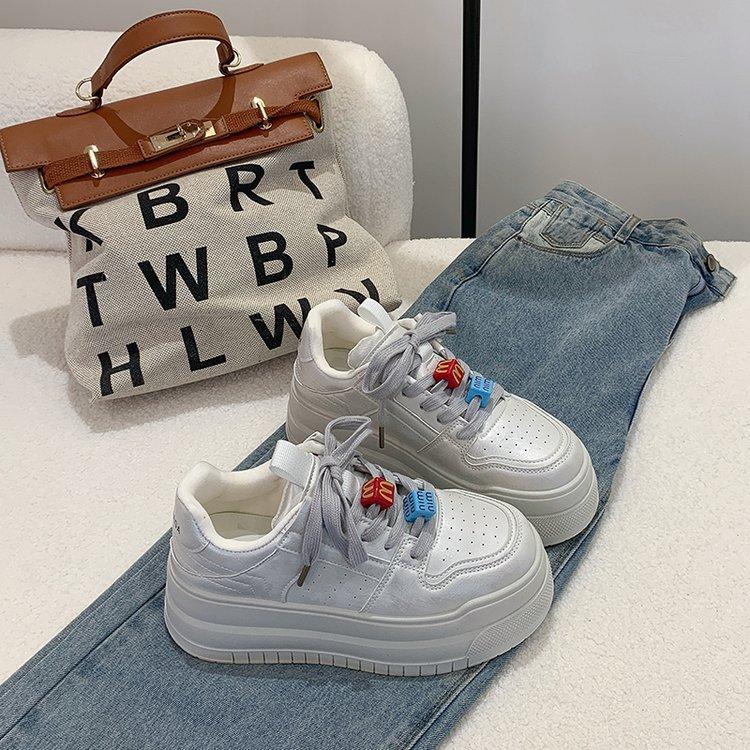 Platform white shoes women's 2025 spring new versatile casual sports board shoes popular niche big design bread shoes