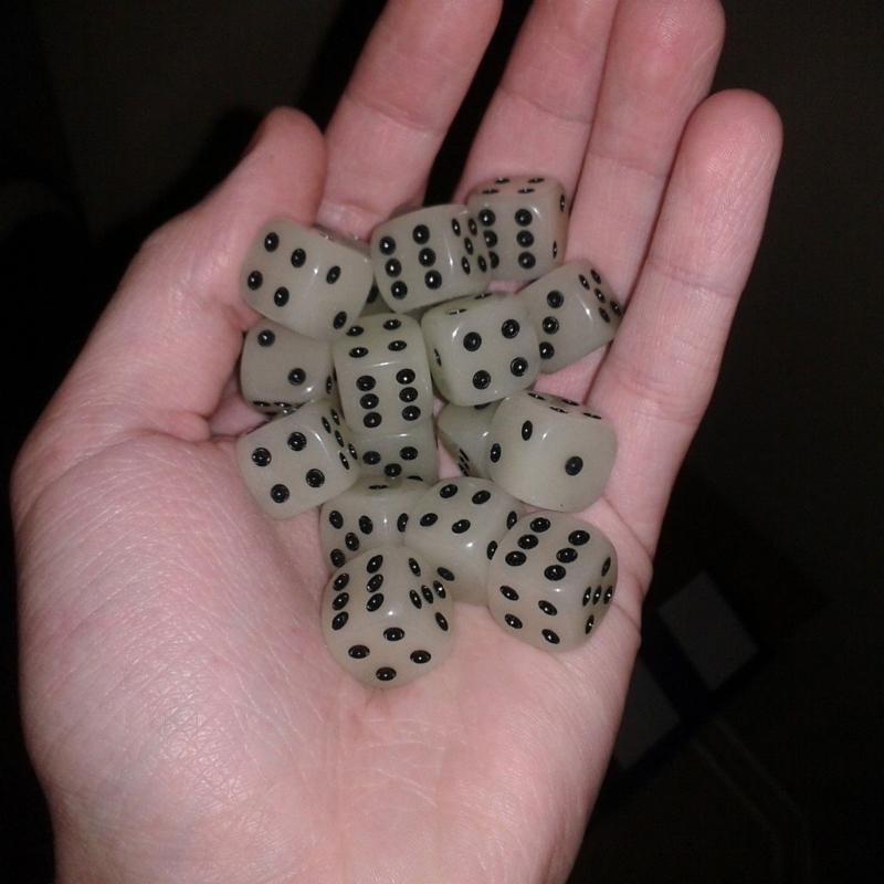 10Pcs Luminous-Dices Set Glow in The Dark Dices Set 14/16mm 6 Sided Dices Cubes