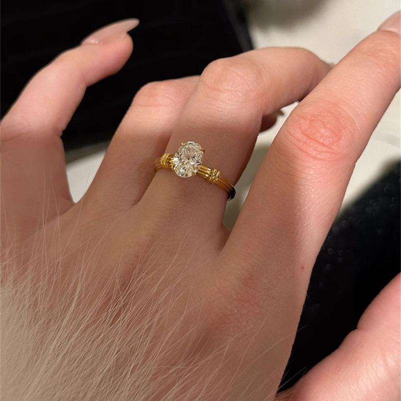 Female Unique Niche Light Luxury Exquisite Pigeon Egg Line Knot Ring