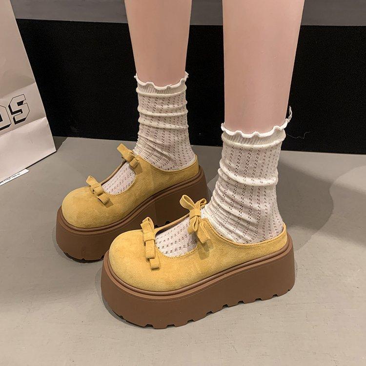 Frühling und Sommer 2025 neue modische vielseitige Schleife erhöhend dicksohlige lässige Hausschuhe Frauen kleine coole Hausschuhe Frauen