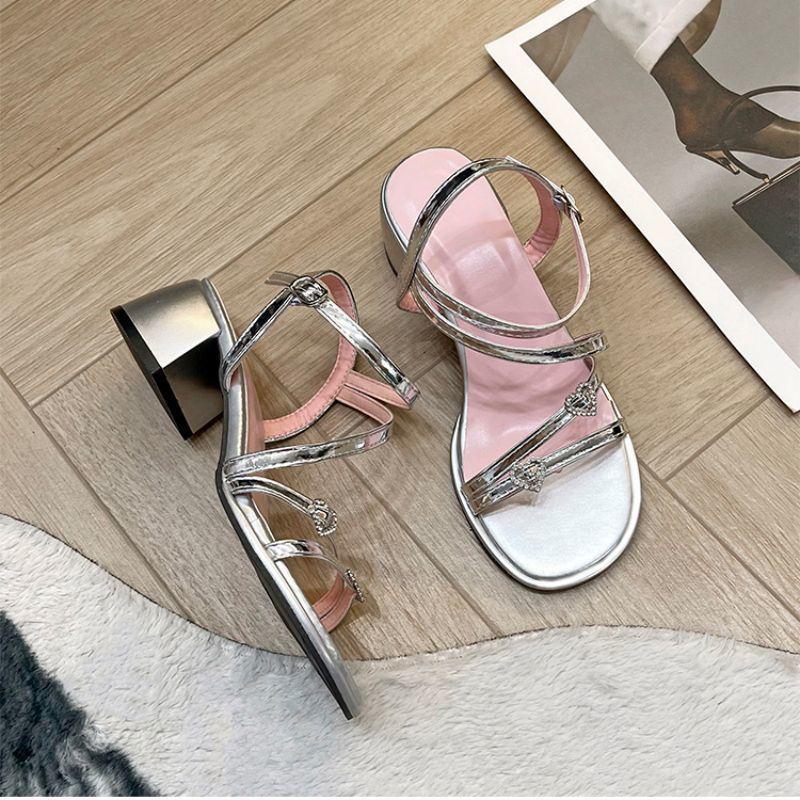 2025 new versatile comfortable sandals women's summer wear fashion high sense temperament word with thick heel women's sandals