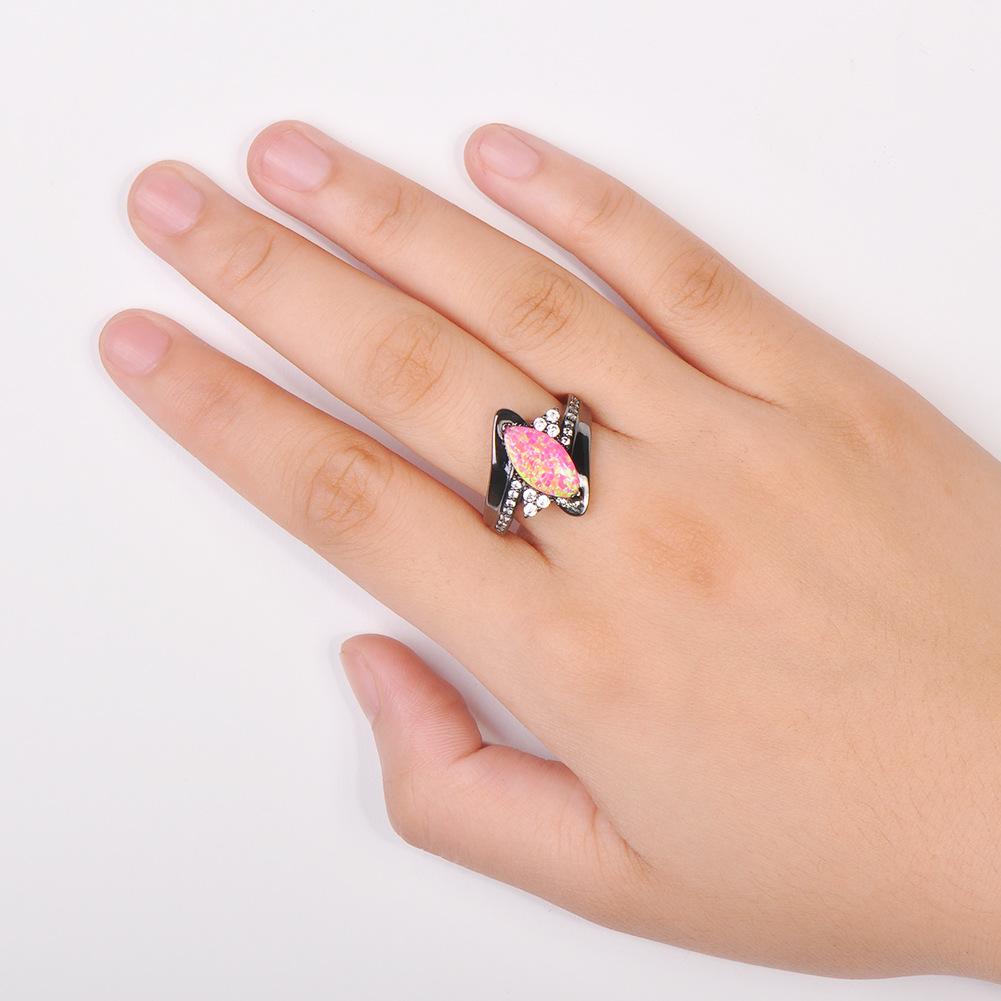 Fashionable European and American Style New Black Gold Horse Eye Set with Three Small Diamonds Ring Simple and Personalized Ring